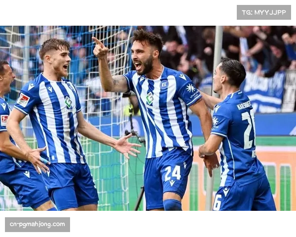 卡尔斯鲁厄半场领先，德乙争夺战局或迎转机